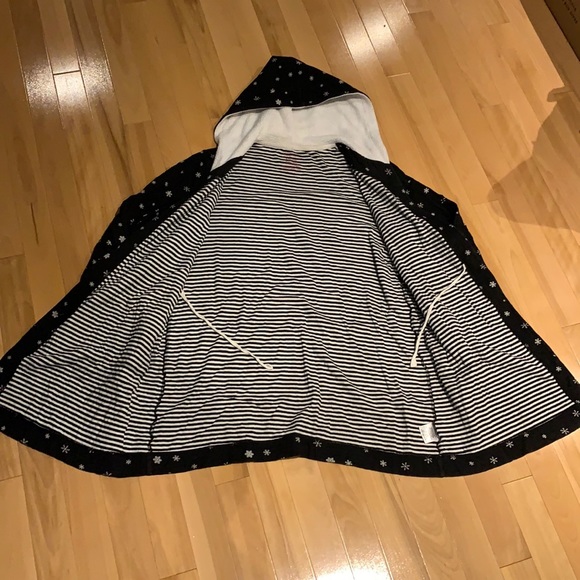🧸2/$40 Ladies Faded Glory Snowflake hooded housecoat - size Small - Picture 6 of 12